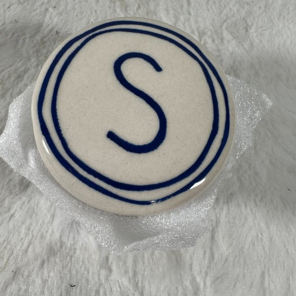 C.R. Gibson Flourish Monogram Letter 'S' Ceramic Trinket and Jewelry Box NIB - Picture 2 of 9